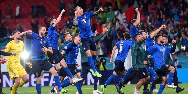 So sánh kèo 2 đội ghi bàn với các loại kèo khác